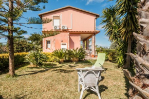 Villa Rosa near the sandy beach, parking & wifi, Noto